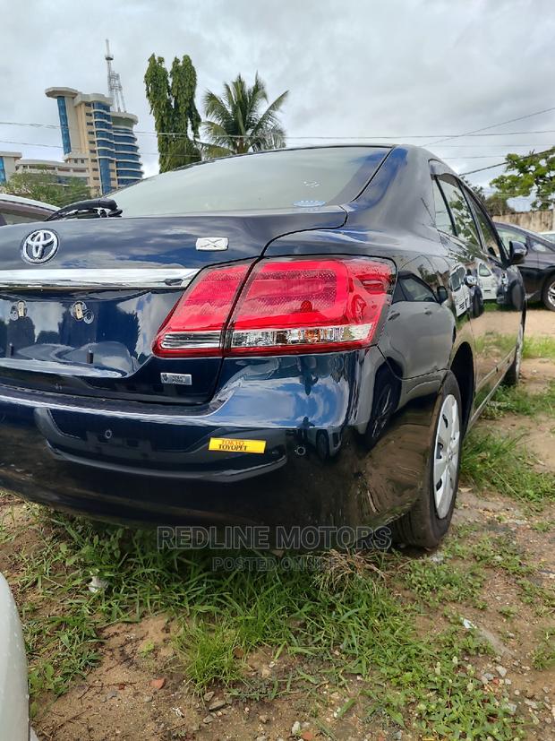 Black 2016 Toyota Premio: Sedan with Style, Power, and Modern Aesthetics