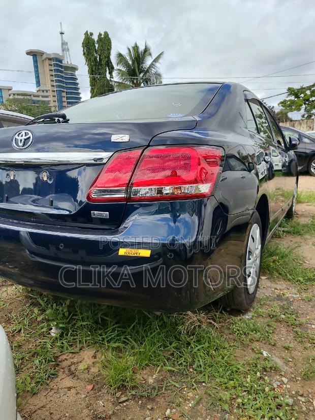 Black 2016 Toyota Premio: Sedan with Style, Power, and Modern Aesthetics
