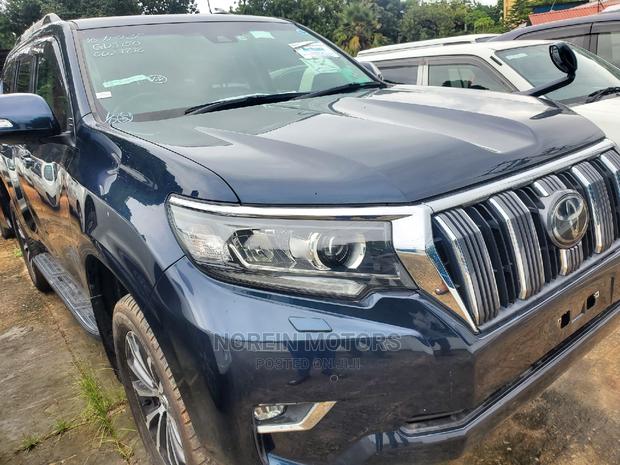 Discover 2018 Toyota Land Cruiser Prado Blue: Versatile and Stylish