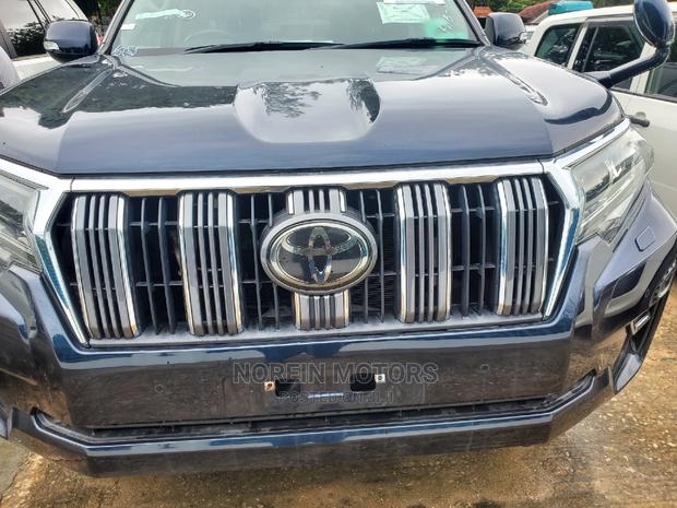 Discover 2018 Toyota Land Cruiser Prado Blue: Versatile and Stylish