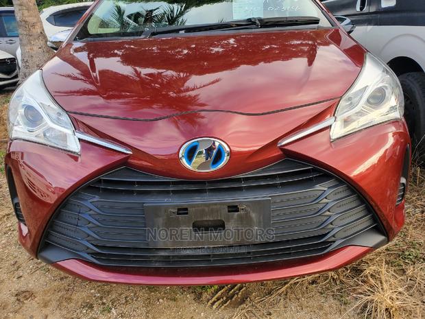 Red 2016 Toyota Vitz: Compact Sedan with Style