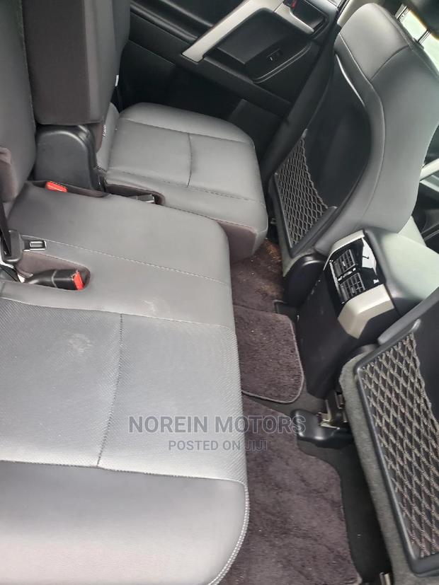 Discover 2018 Toyota Land Cruiser Prado Blue: Versatile and Stylish