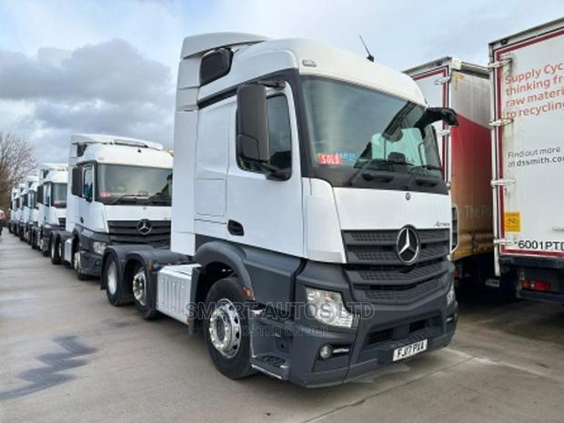 2017 Actros Mercedes-Benz White Truck - Quality Used Vehicle