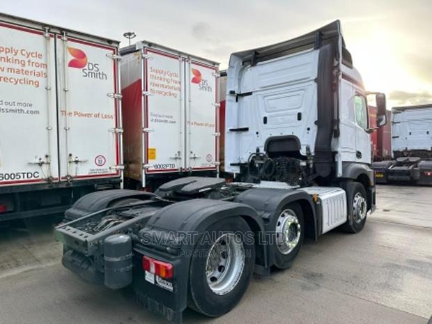 2017 Actros Mercedes-Benz White Truck - Quality Used Vehicle