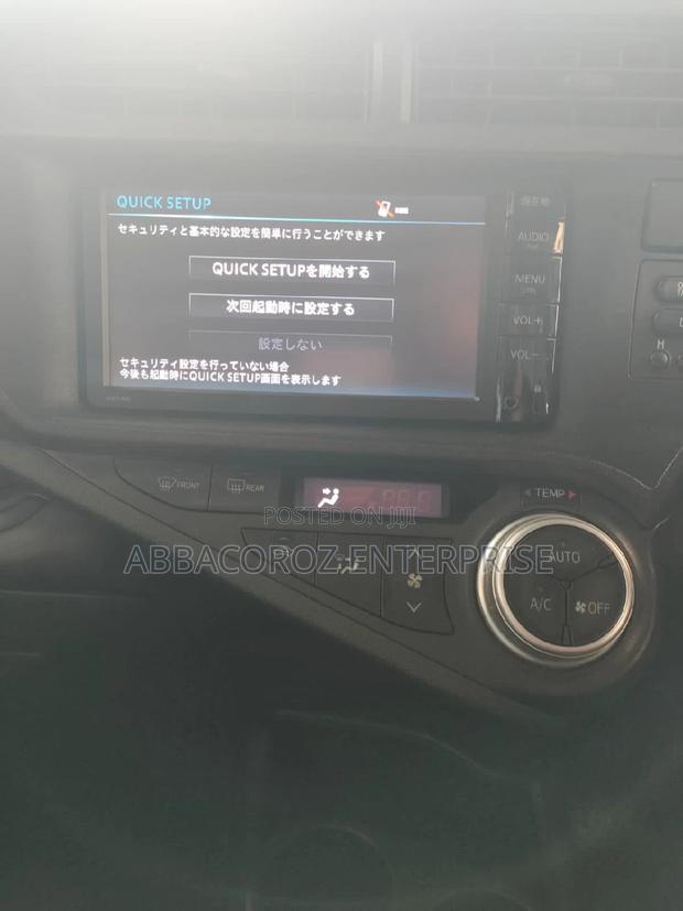 Toyota Aqua 2017 Silver