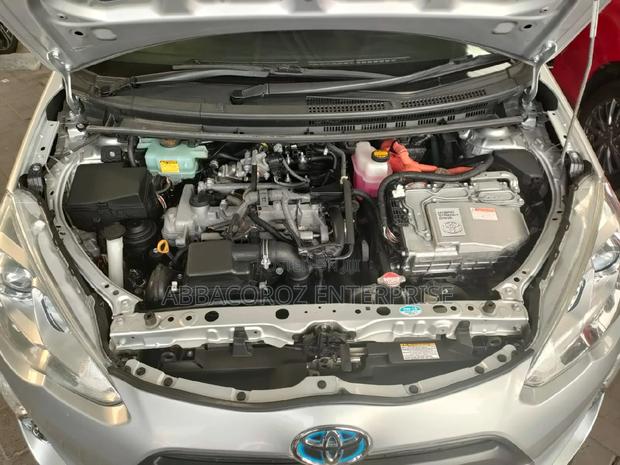 Toyota Aqua 2017 Silver