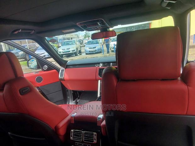 2017 Land Rover Range Rover Vogue Off-White: Premium Luxury SUV