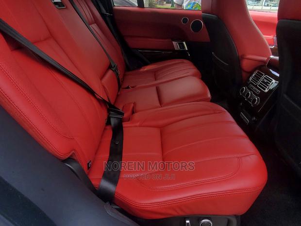 2017 Land Rover Range Rover Vogue Off-White: Premium Luxury SUV