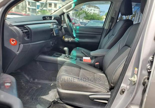 2016 Toyota Hilux Silver - Top-of-the-Line Pick