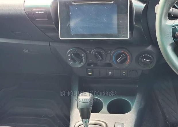 2016 Toyota Hilux Silver - Top-of-the-Line Pick