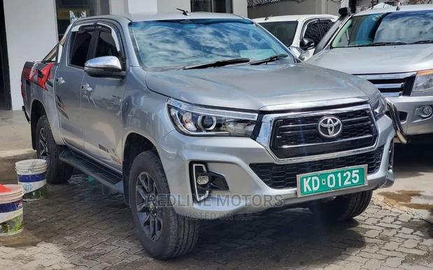 2016 Toyota Hilux Silver - Top-of-the-Line Pick