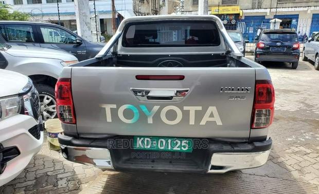 2016 Toyota Hilux Silver - Top-of-the-Line Pick