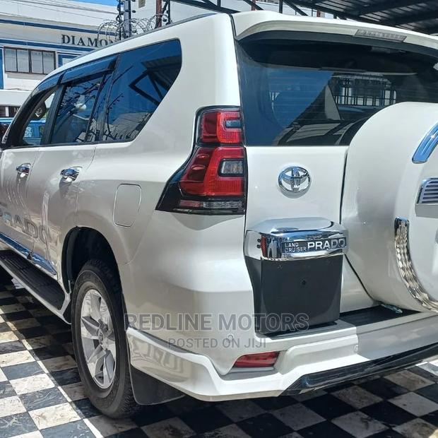 White 2017 Toyota Land Cruiser Prado 2.8D - Powerful and Stylish