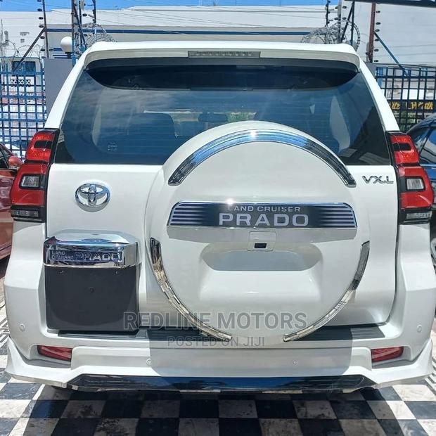 White 2017 Toyota Land Cruiser Prado 2.8D - Powerful and Stylish