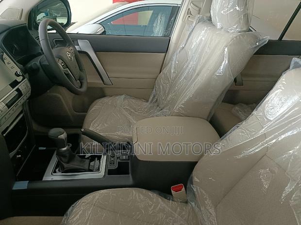 Toyota Land Cruiser Prado 2016 Gold