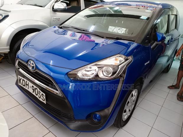 Toyota Sienta 1.5 FWD 2015 Blue