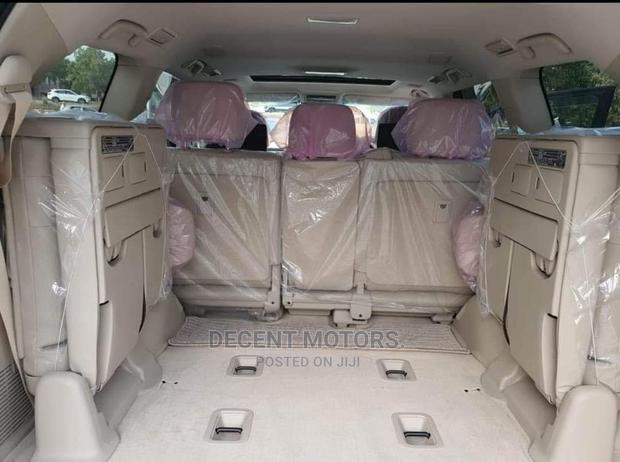 2017 Black 4.6 V8 ZX Toyota Land Cruiser - Capable and Comfortable SUV