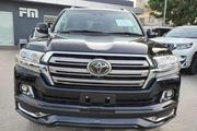 2017 Black 4.6 V8 ZX Toyota Land Cruiser - Capable and Comfortable SUV for sale