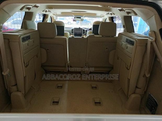 Toyota Land Cruiser 4.6 V8 ZX 2020 Pearl