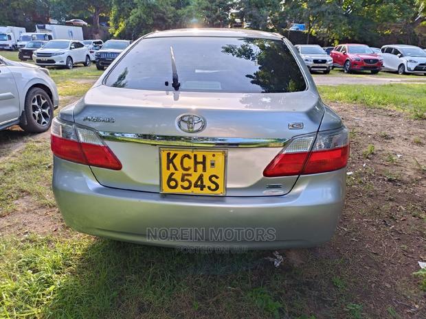 Pre-owned 2009 Toyota Premio Silver - Luxury Sedan for Sale