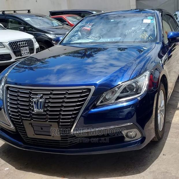 2016 Toyota Crown Blue - Luxury and Performance