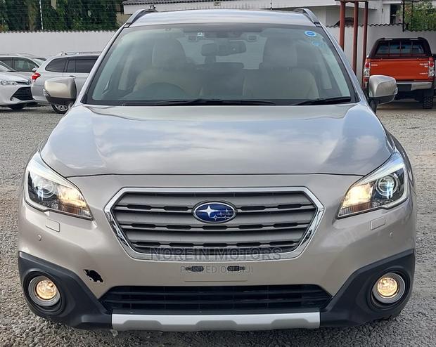2016 Subaru Outback in Gold: Pre-Owned SUV Elegance
