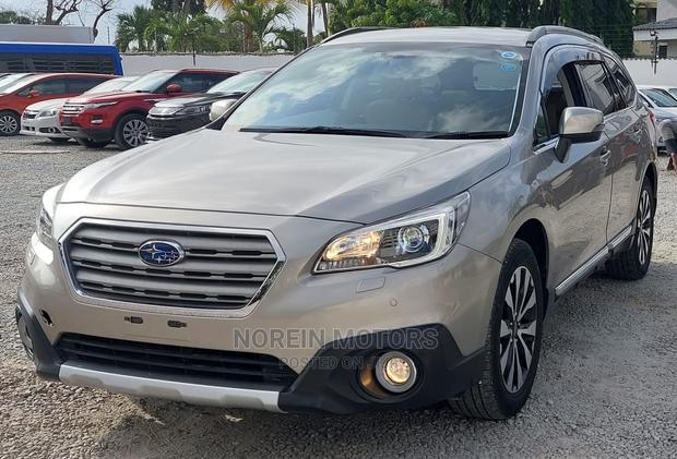 2016 Subaru Outback in Gold: Pre-Owned SUV Elegance