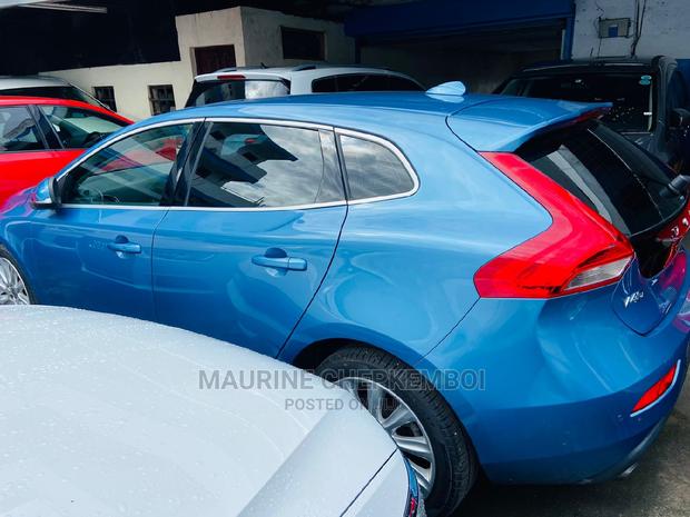 Volvo V40 2016 Blue