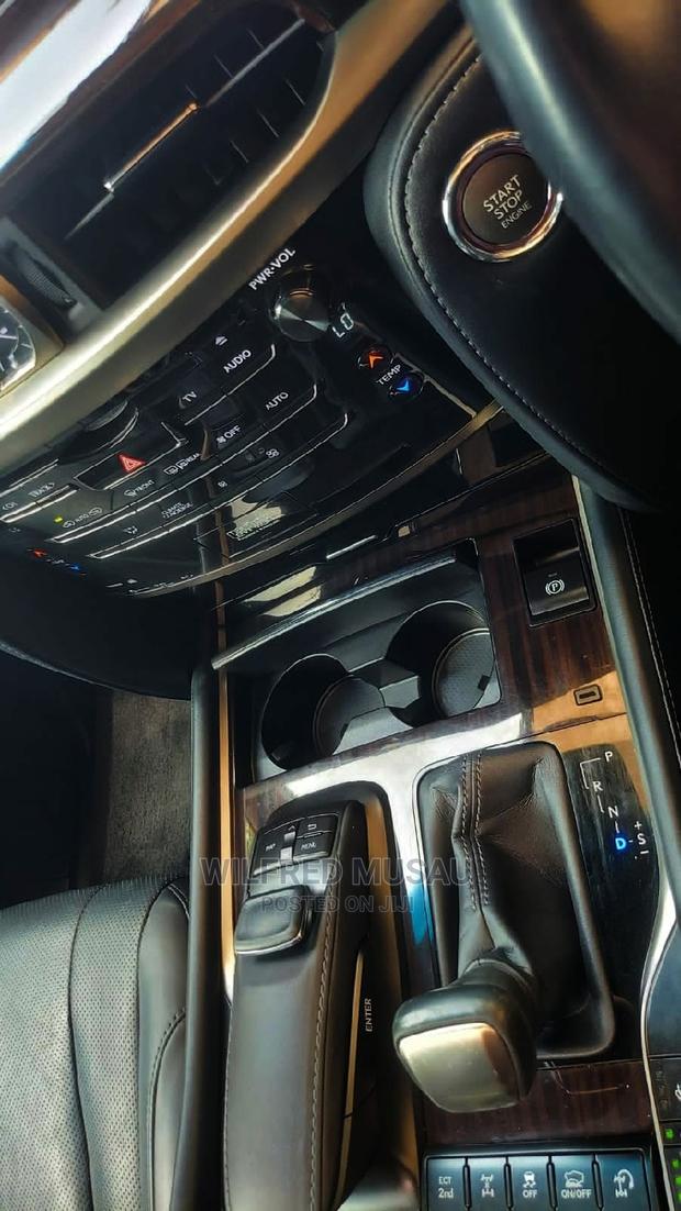2016 Lexus LX Black: Premium SUV at Great Price