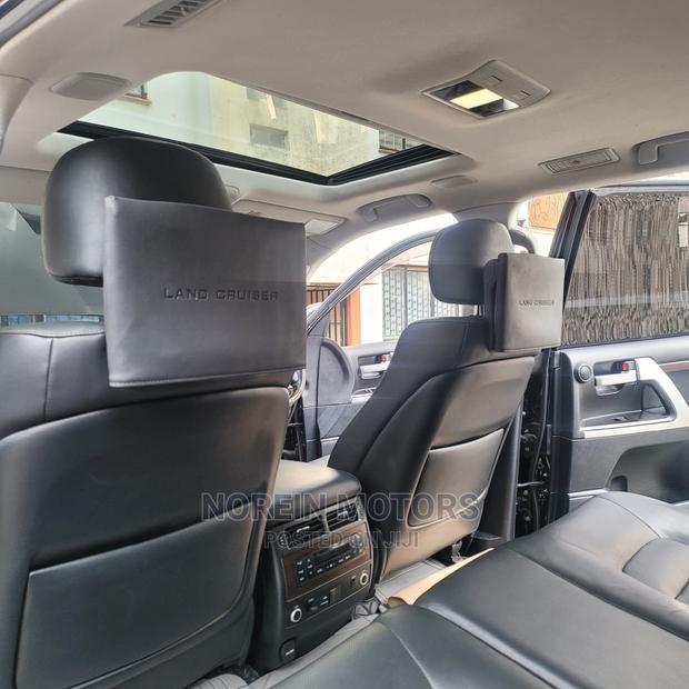 2018 Toyota Land Cruiser Matt Black Edition