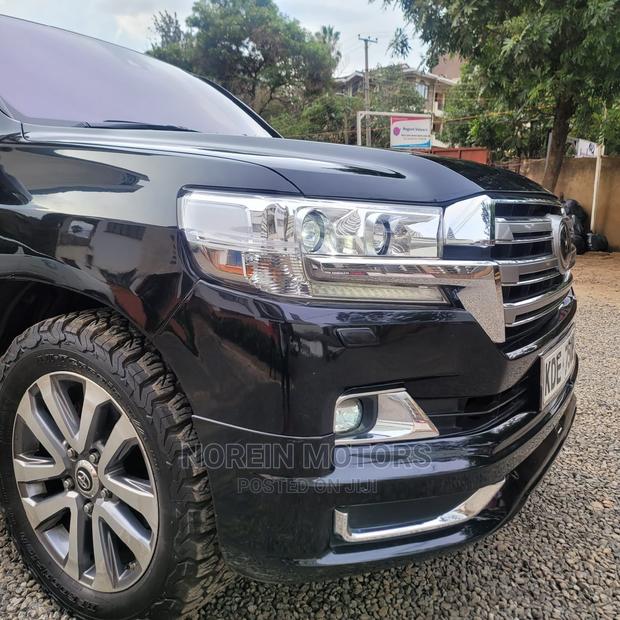 2018 Toyota Land Cruiser Matt Black Edition