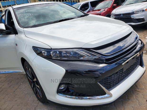 New 2017 Toyota Harrier Off-White: Two Exquisite Variants to Choose From
