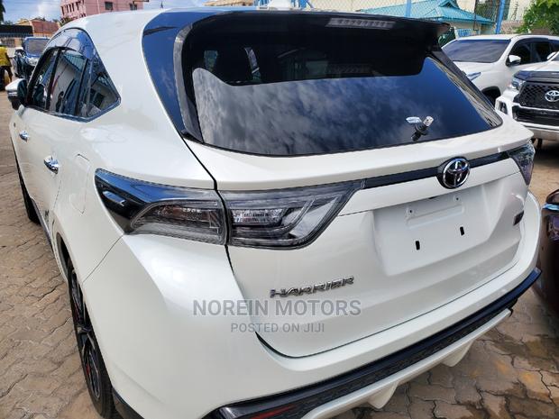 New 2017 Toyota Harrier Off-White: Two Exquisite Variants to Choose From
