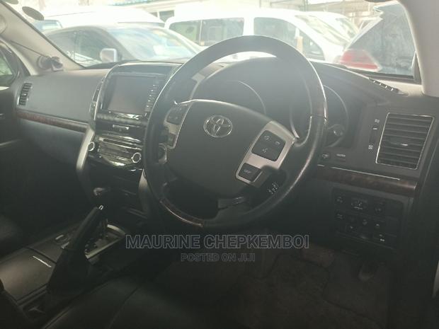 Toyota Land Cruiser 4.6 V8 ZX 2016