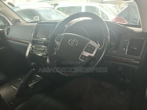Toyota Land Cruiser 4.6 V8 ZX 2016