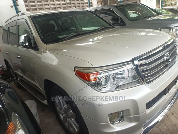 Toyota Land Cruiser 4.6 V8 ZX 2016