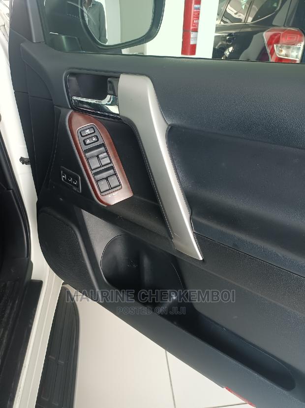 Toyota Land Cruiser 2016 White