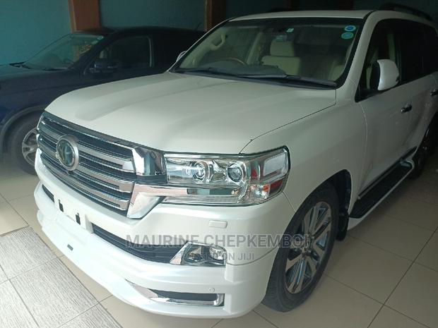 Toyota Land Cruiser 2016 White