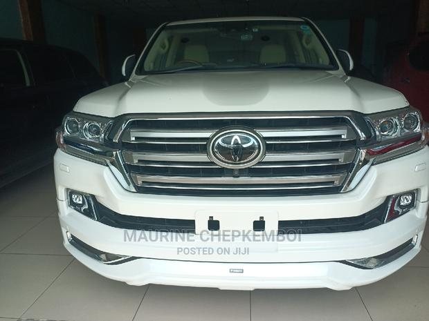 Toyota Land Cruiser 2016 White