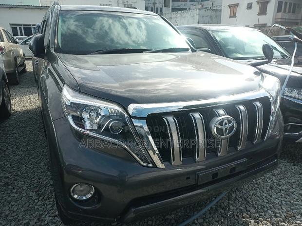 Toyota Land Cruiser Prado 2016 Gray