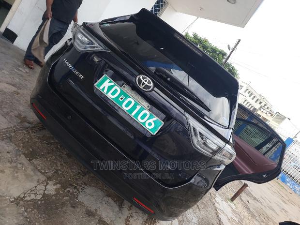 Luxury 4WD 2018 Toyota Harrier 2.0 in Black - Certified Pre-owned