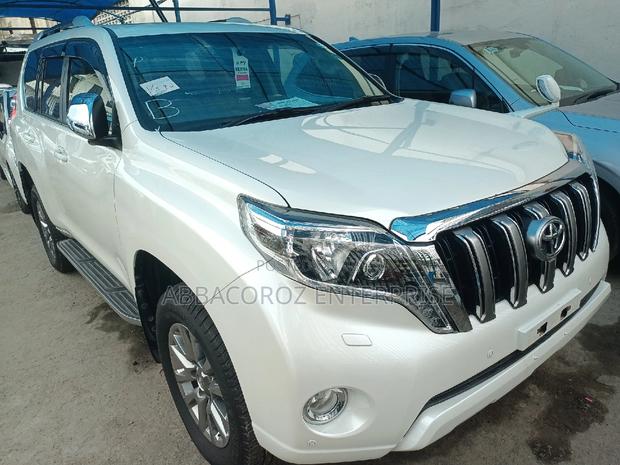 Toyota Land Cruiser Prado 2016 White