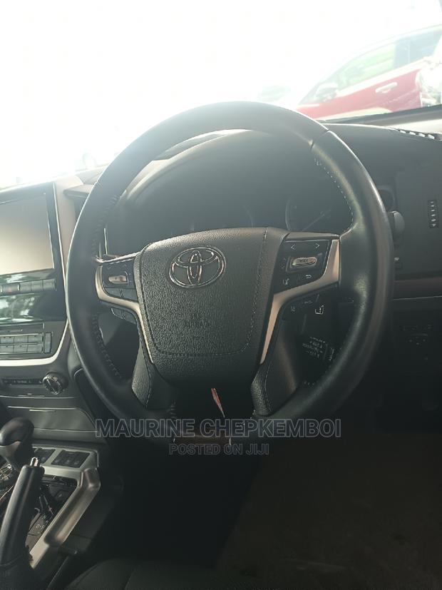 Toyota Land Cruiser 4.6 V8 ZX 2016 Black