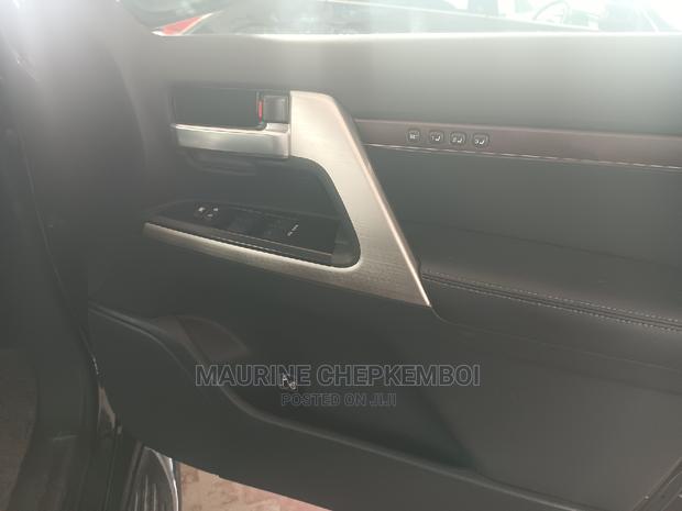 Toyota Land Cruiser 4.6 V8 ZX 2016 Black