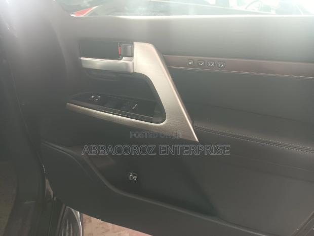 Toyota Land Cruiser 4.6 V8 ZX 2016 Black