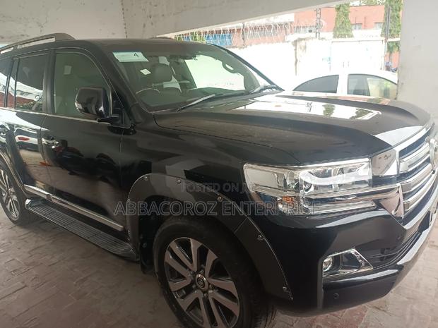 Toyota Land Cruiser 4.6 V8 ZX 2016 Black