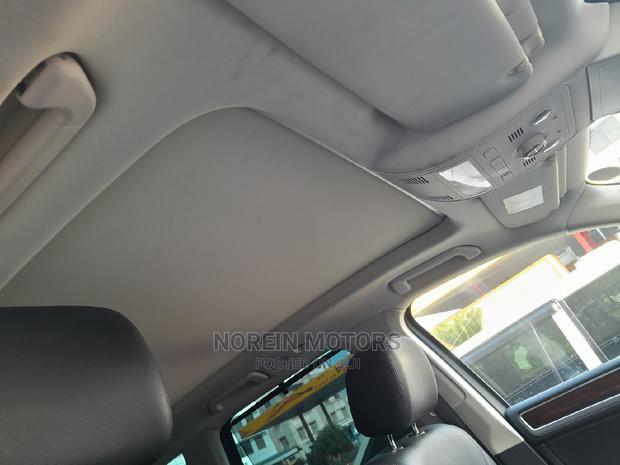 Blue Volkswagen Tiguan 2016: Spacious SUV for Everyday Use
