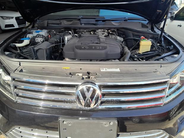 Blue Volkswagen Tiguan 2016: Spacious SUV for Everyday Use
