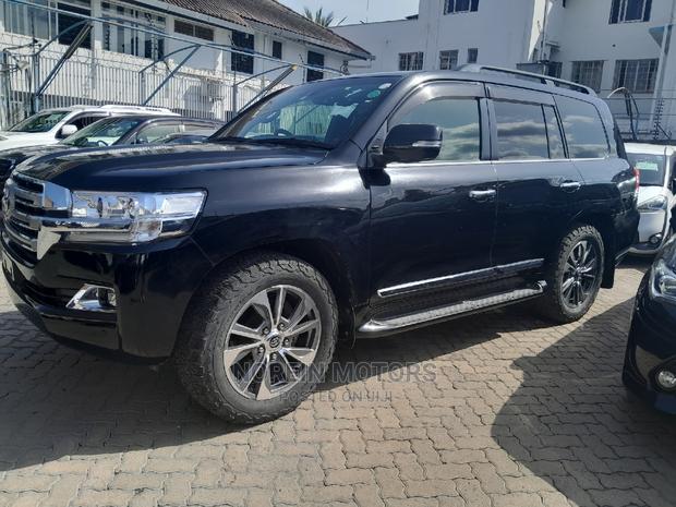 Black 2017 Toyota Land Cruiser V8 ZX - Pre-owned Luxury SUV for Sale
