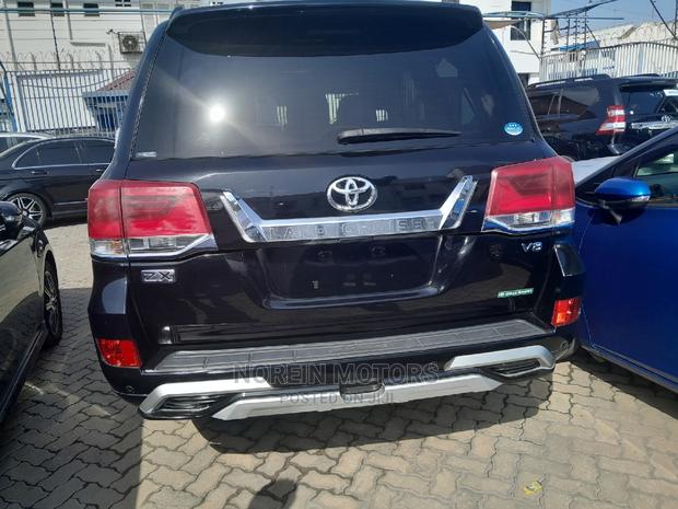 Black 2017 Toyota Land Cruiser V8 ZX - Pre-owned Luxury SUV for Sale
